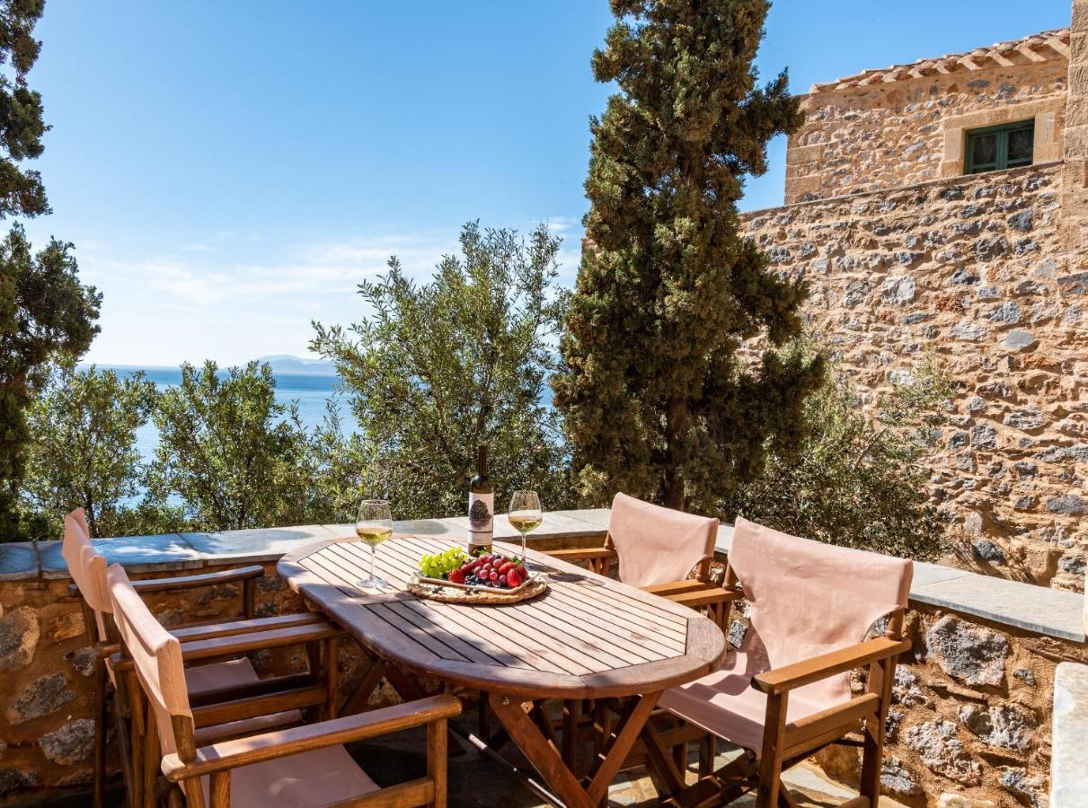 Kyklamino Castlehouse Villa Monemvasziá Kültér fotó